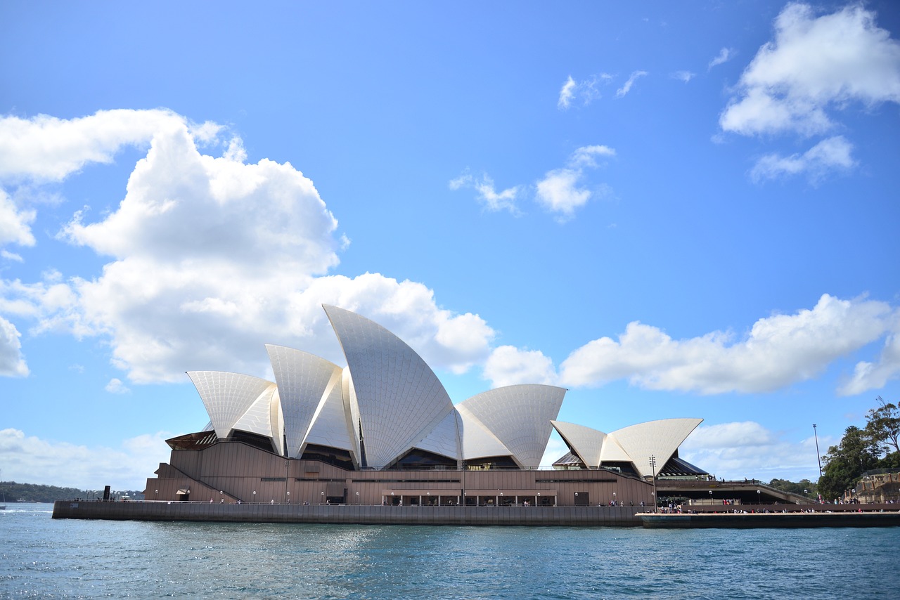 Why Sydney is Perfect for a Beach Vacation and Adventure